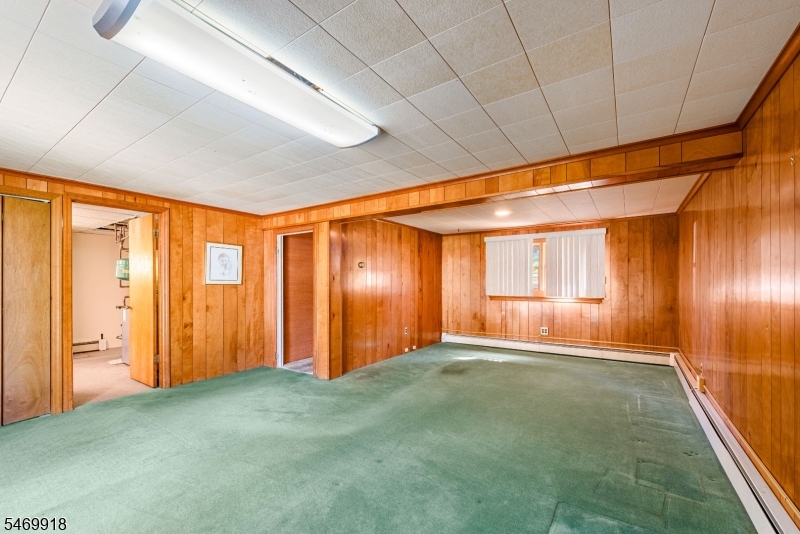 10 Barton Lane Hopatcong NJ 07843