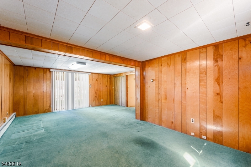 10 Barton Lane Hopatcong NJ 07843