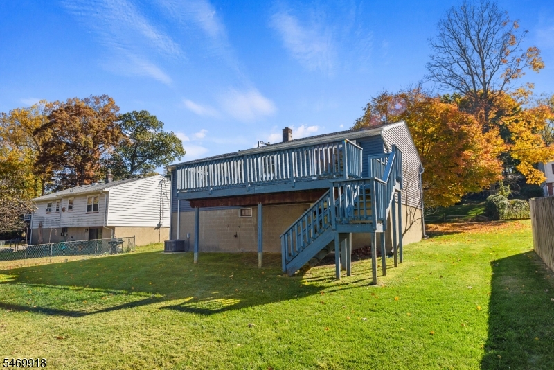 10 Barton Lane Hopatcong NJ 07843