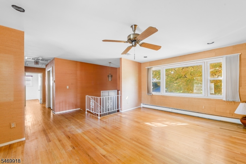 10 Barton Lane Hopatcong NJ 07843