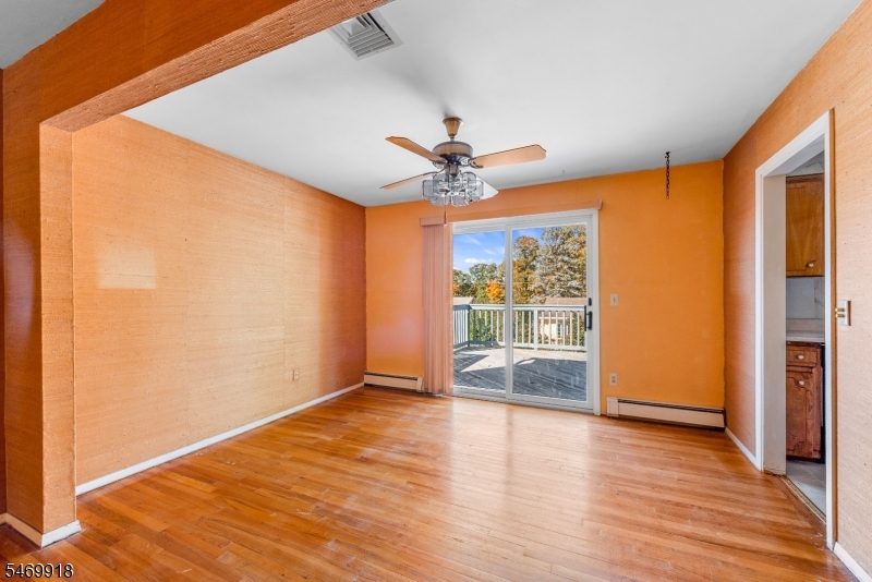 10 Barton Lane Hopatcong NJ 07843