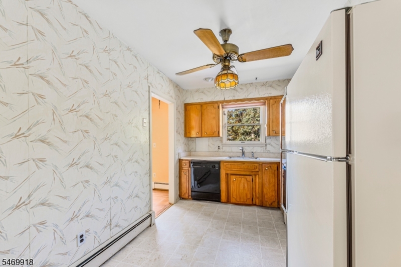 10 Barton Lane Hopatcong NJ 07843