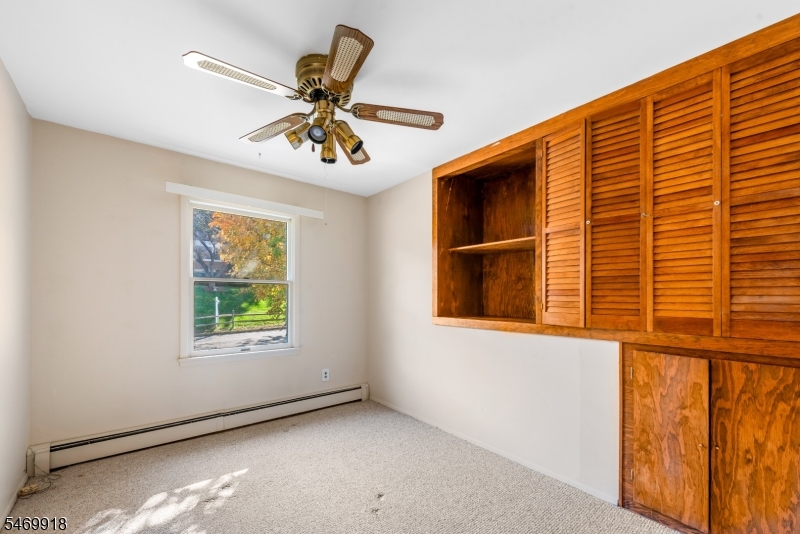 10 Barton Lane Hopatcong NJ 07843