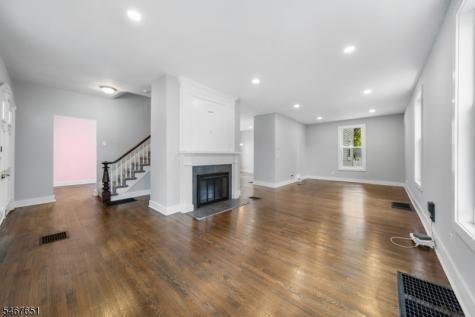 66 Leigh Street Clinton NJ 08809