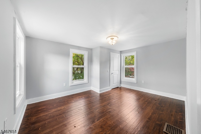 66 Leigh Street Clinton NJ 08809