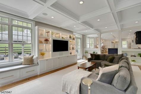 138 Oakwood Road Watchung NJ 07069