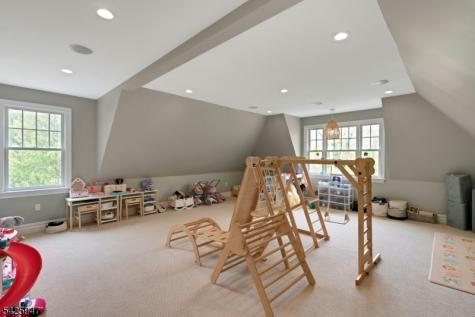 138 Oakwood Road Watchung NJ 07069