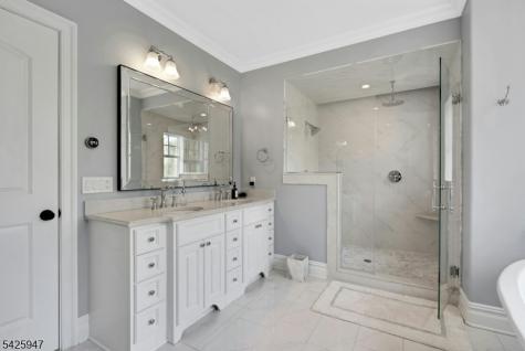138 Oakwood Road Watchung NJ 07069