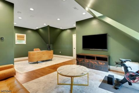 138 Oakwood Road Watchung NJ 07069