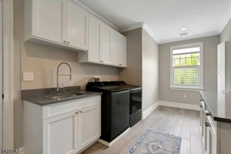 138 Oakwood Road Watchung NJ 07069