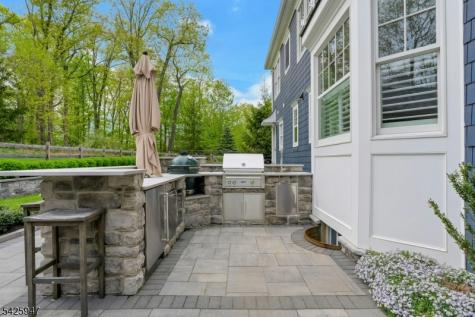 138 Oakwood Road Watchung NJ 07069