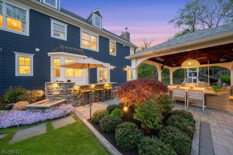 138 Oakwood Road Watchung NJ 07069