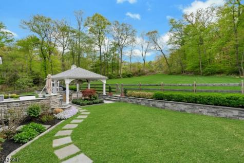 138 Oakwood Road Watchung NJ 07069