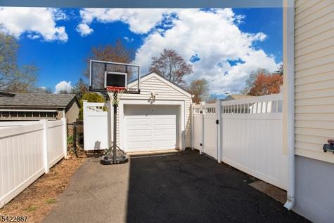 22 Andrew Street Green Brook NJ 08812