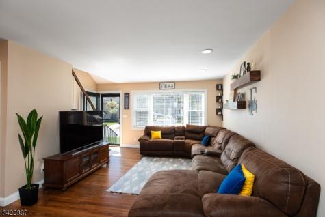 22 Andrew Street Green Brook NJ 08812