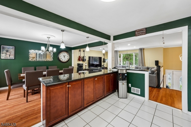 564 Mountain Avenue Springfield NJ 07081