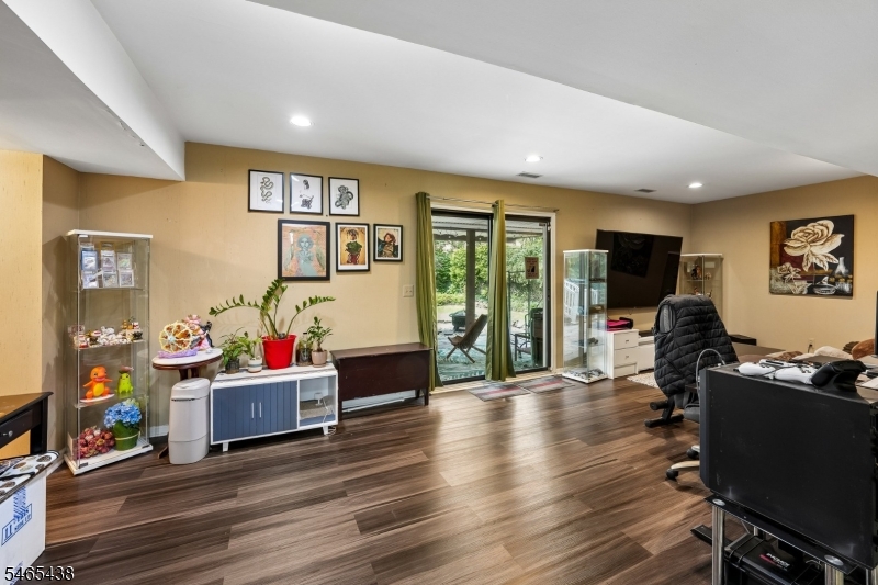 564 Mountain Avenue Springfield NJ 07081