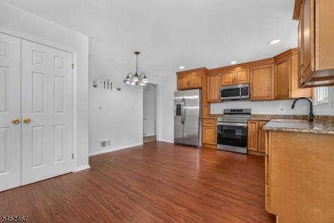 30 Wordsworth Lane Lopatcong NJ 08865