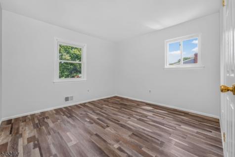 30 Wordsworth Lane Lopatcong NJ 08865
