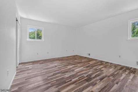 30 Wordsworth Lane Lopatcong NJ 08865