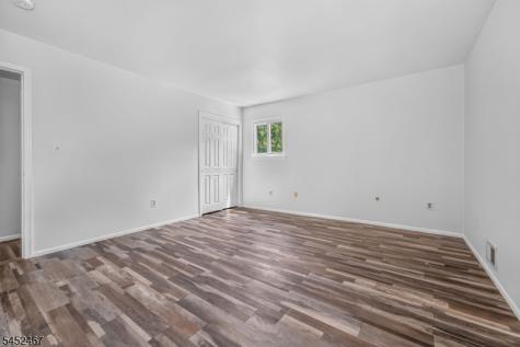 30 Wordsworth Lane Lopatcong NJ 08865
