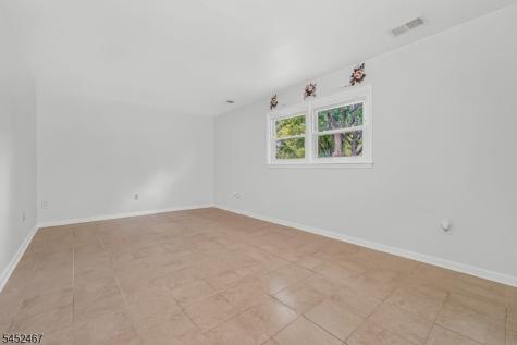 30 Wordsworth Lane Lopatcong NJ 08865