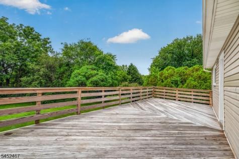 30 Wordsworth Lane Lopatcong NJ 08865