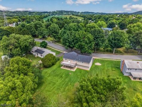 30 Wordsworth Lane Lopatcong NJ 08865