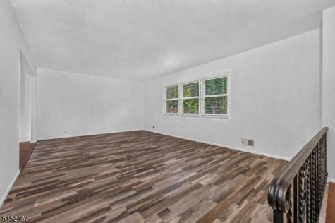 30 Wordsworth Lane Lopatcong NJ 08865