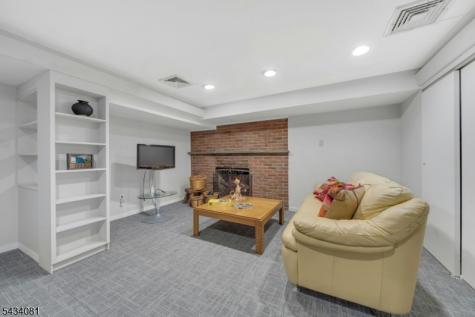 130 Pearl Brook Drive Clifton NJ 07013