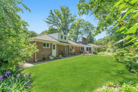130 Pearl Brook Drive Clifton NJ 07013