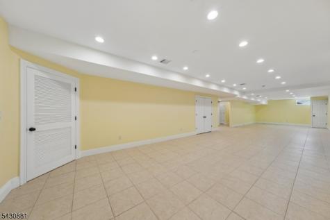 14 Oshaughnessy Lane Closter NJ 07624