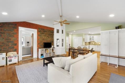 211 Mountainside Road Mendham NJ 07945