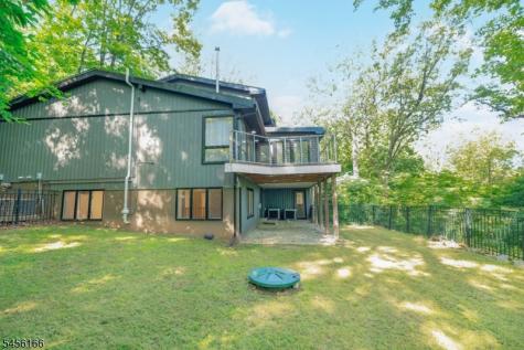 1204 Johnston Drive Watchung NJ 07069