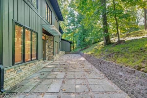 1204 Johnston Drive Watchung NJ 07069