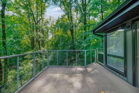 1204 Johnston Drive Watchung NJ 07069