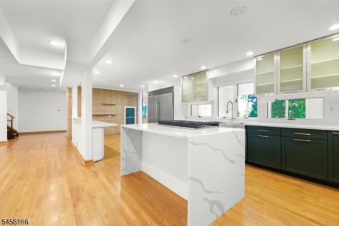 1204 Johnston Drive Watchung NJ 07069