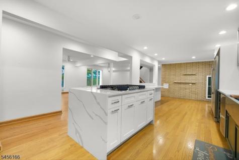 1204 Johnston Drive Watchung NJ 07069