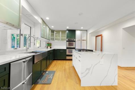 1204 Johnston Drive Watchung NJ 07069
