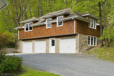 12 Cold Springs Road Tewksbury NJ 07830