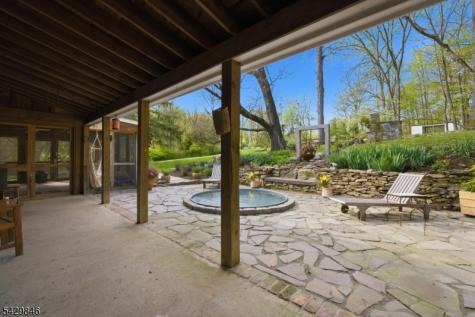 12 Cold Springs Road Tewksbury NJ 07830