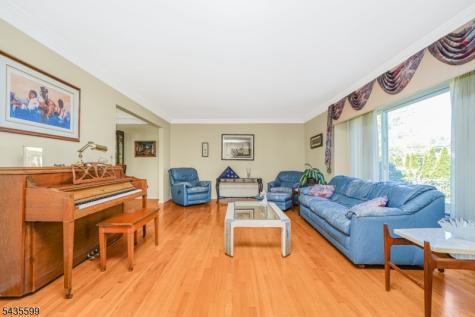 9 Braddock Street East Brunswick NJ 08816