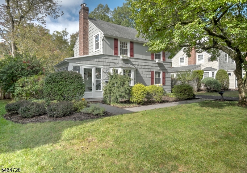 52 Crescent Road Livingston NJ 07039