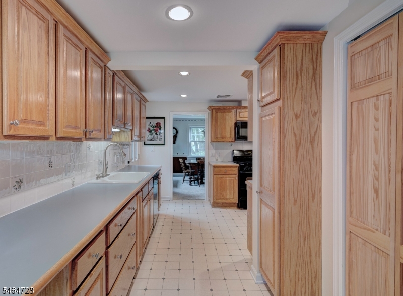 52 Crescent Road Livingston NJ 07039