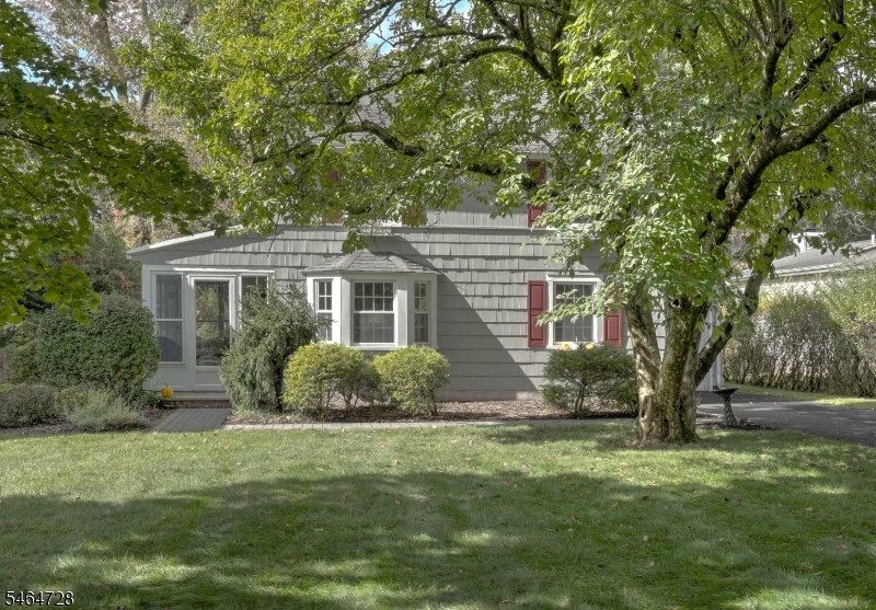 52 Crescent Road Livingston NJ 07039