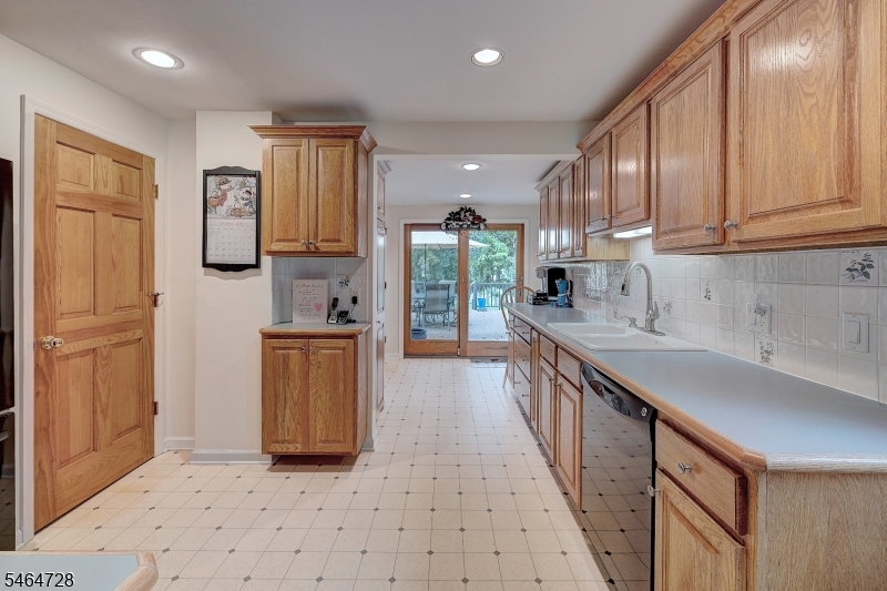 52 Crescent Road Livingston NJ 07039