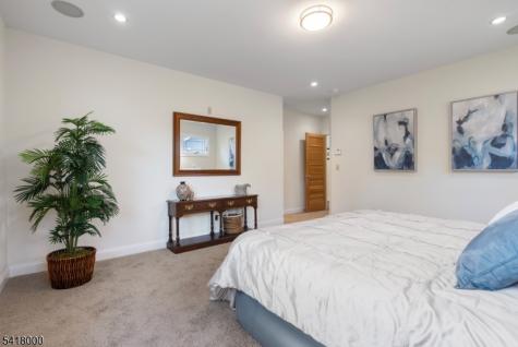 13 Glenview Road North Caldwell NJ 07006