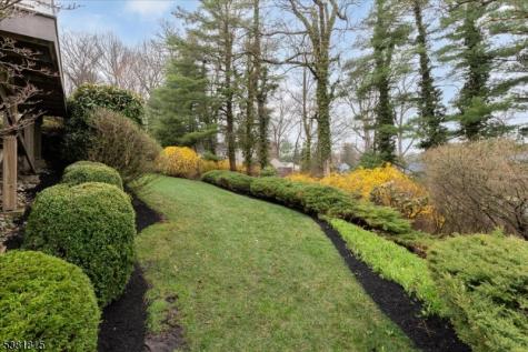 26 Crest Drive Berkeley Heights NJ 07974