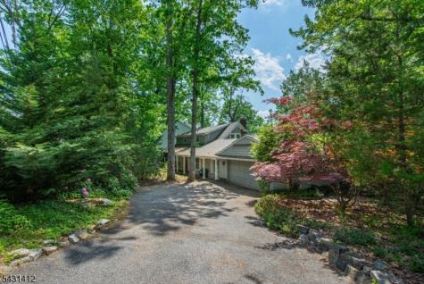 174 Pines Lake Drive E Wayne NJ 07470