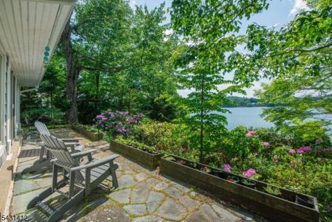 174 Pines Lake Drive E Wayne NJ 07470